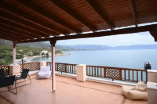 Nereides Seaside Apartments