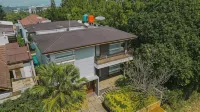 Breeze Blows City View Villa 4 Bedrooms and 1 Familly Bedroom with a Private Heated Swimming Pool