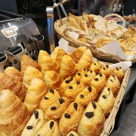 Hôtel des Alpes Отели рядом с достопримечательностью «Замок Анси»