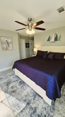 King Suite - Golf - Free Beach Pass - Pond View - Coffee bar - Child friendly