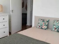 Cozy apartment 20 minutes from downtown Lisbon and Sintra Hotels in Amadora