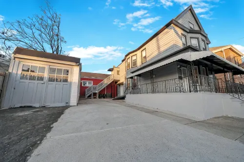 NYC Neighbor Duplex Delight 35 mins w/ Parking - Boutique