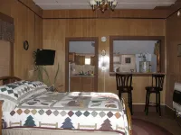 Little Pine Cabin/ 1 bed, 1 Bath