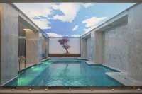 Electra Metropolis - Pools
