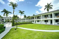 Boca Waterfront Getaway - Pool, Hot Tub, Gym & Views