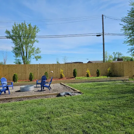 Fishermen and large groups will love this spacious building! Plenty of parking!