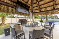 Golfers Green Retreat with 35' Heated Saltwater Pool & Tiki. Pet Friendly!
