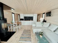 Cozy and romantic houseboat in a prime location with fireplace and sauna.