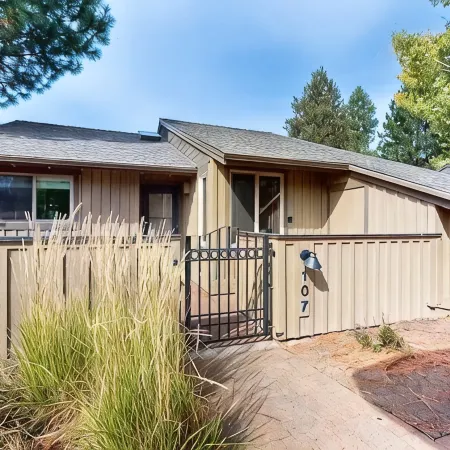 Quelah 107, Best View In Sunriver!