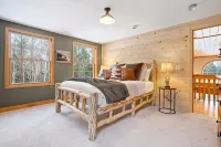 15 Guest Chalet with Sauna and Hot Tub - Bunk Room - 4 minutes to Sunday River