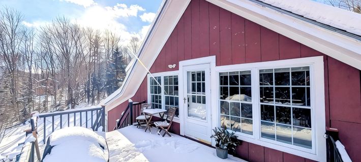 Sunny Alpine Suite • Walk to Lake • Private Deck •  Yard and Gardens w/Fire Pit Hotels in Warren
