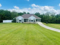 Bourbon Trail Pool Zone! HotTub! PoolTable! PingPong! GoldenTee! BigYard! Pets! - 4-Star
