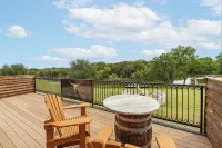 Cozy Longhorn Suite on the River