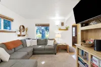 Cozy 2Bd Home Minutes from Heart of Missoula - Fenced Backyard Great for Dogs! - Boutique
