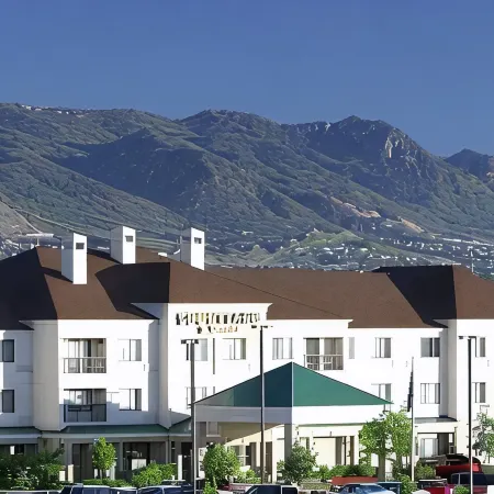 Courtyard Colorado Springs South Отели рядом с достопримечательностью «Зоопарк Шайенн-Маунтин»