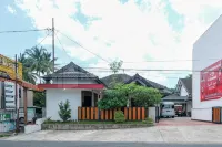 Griya Asri Guest House RedPartner Hotels in Ngaglik