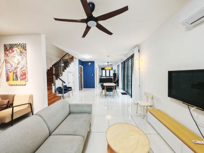 112 Corner Terrace 6BR 6Bath 18pax Near SPICE/USM/QUEENSBAY