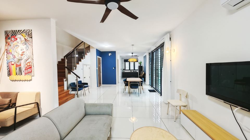 112 Corner Terrace 6BR 6Bath 18pax Near SPICE/USM/QUEENSBAY