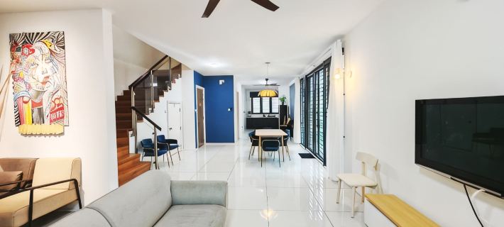 112 Corner Terrace 6BR 6Bath 18pax Near SPICE/USM/QUEENSBAY Hotels in Gelugor