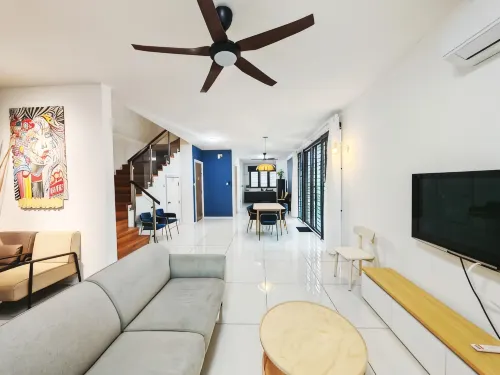112 Corner Terrace 6BR 6Bath 18pax Near SPICE/USM/QUEENSBAY - 3-Star