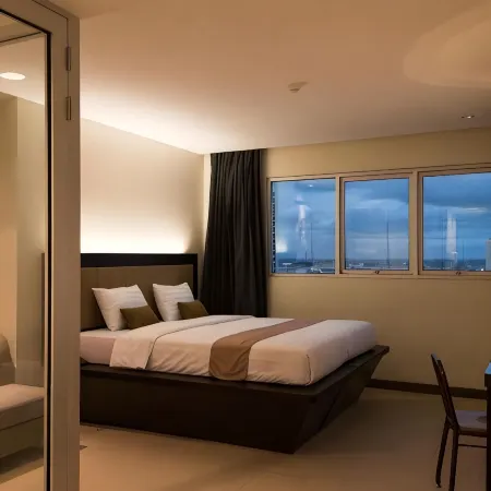 Gajahmada Avara Boutique Hotel Отели рядом с достопримечательностью «Памятник Digulis»