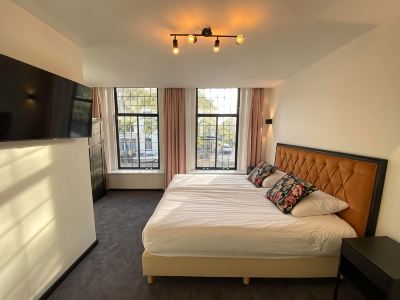 Hotel La Noire - Delft City Centre