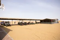 Zhongwei Xingzhou Camp in Tengger Desert - parkir