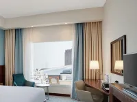 Hampton by Hilton Dubai Al Barsha Отели рядом с достопримечательностью «Шоссе шейха Зайда»