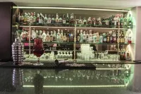 Mistral Hotel - ติดทะเล