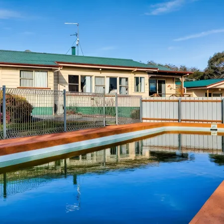Wintersun Gardens Motel