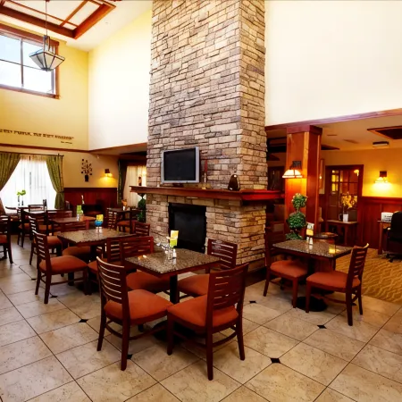 Holiday Inn Express & Suites TURLOCK-HWY 99 by IHG Отели в г. Станислаус Каунти