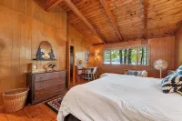 Private Cabin Island Escape Boat Required Pets Retreat Lakefront Sleeps 10