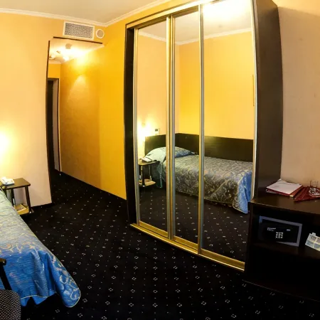 Angel Hotel (Ангел)