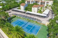 Siesta Key Beach Condo • 2BR, 3 bed, 2 1/2 bathroom, Duplex Condo • Heated Pool - 3-stjärniga