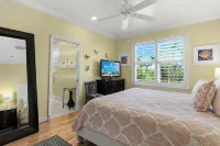 5-Bedroom Vacation Home in the Village with Just a Short Walk to Captiva Beach! - balcony