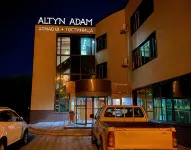 Altyn Adam Hotel - 停車場