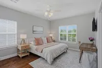 Home 4 U at Olive Bayou! Downtown Lake Charles - Jacuzzi