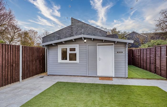 Cosy Luxury studio cabin centrally located in Crayford, Greater london.