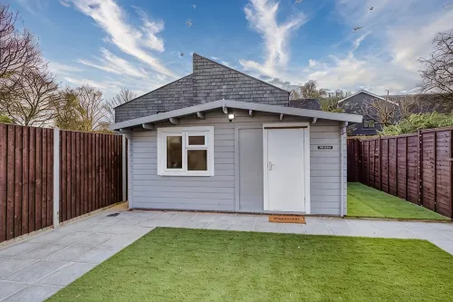 Cosy Luxury studio cabin centrally located in Crayford, Greater london. - Wifi