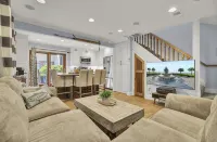 Mt Pleasant Townhouse with a Deck - Homestays