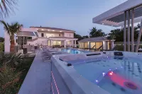 M Mansion Luxury Living VillaPrivate Paradise on a Timeless Greek Island - Villaer