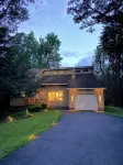 Country Club Life | Resort Amenities | Pool+Lake