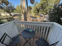 Modern Edisto Beach Cottage - Near Golf & Resort - Includes Amenities - Sleeps 4