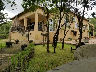 2BR HOME Wifi + ParkingHomz Cottage - Chipata. Zambia Hôtels à : 