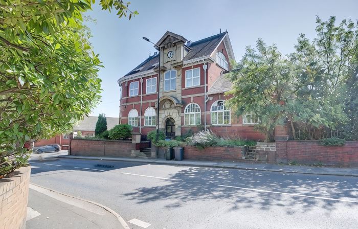 Carnegie Library Shakespeare Apartment 3 bed
