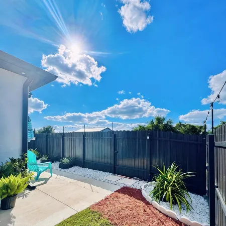 Modern & Private Apartment with Kitchen in Lehigh Acres – Independent Entry