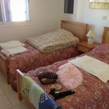 Apartment in Kings Palace with a sunset view and an easy walk to Venus Beach