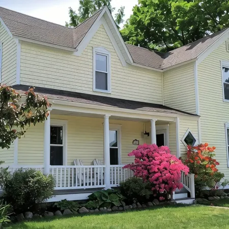 Enchanting Elk Rapids Victorian, 2 Blocks from Beaches