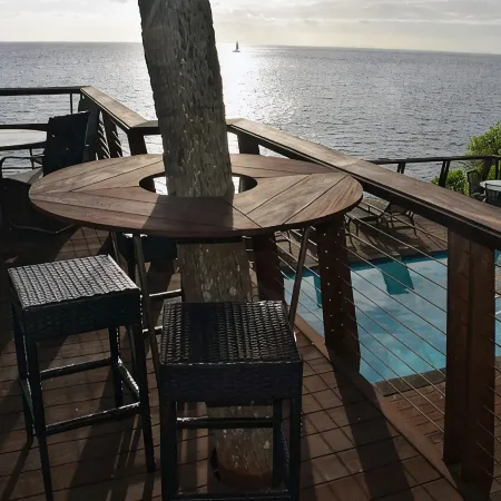 STUNNING OCEANFRONT PENTHOUSE 2Bd/2Ba *Fully Renovated, Pool * Poipu Palms Koloa