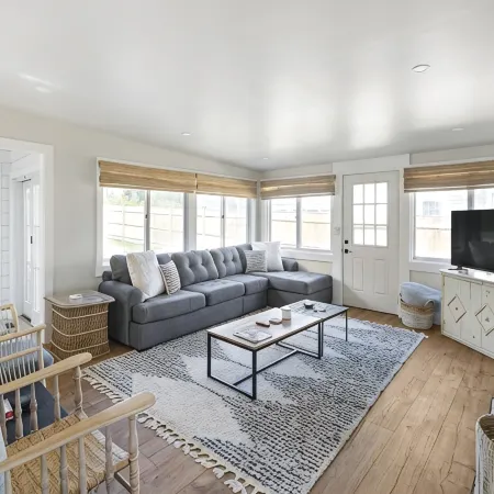Edgartown Village Home w/ Pool. 4bdrm / 3.5bth